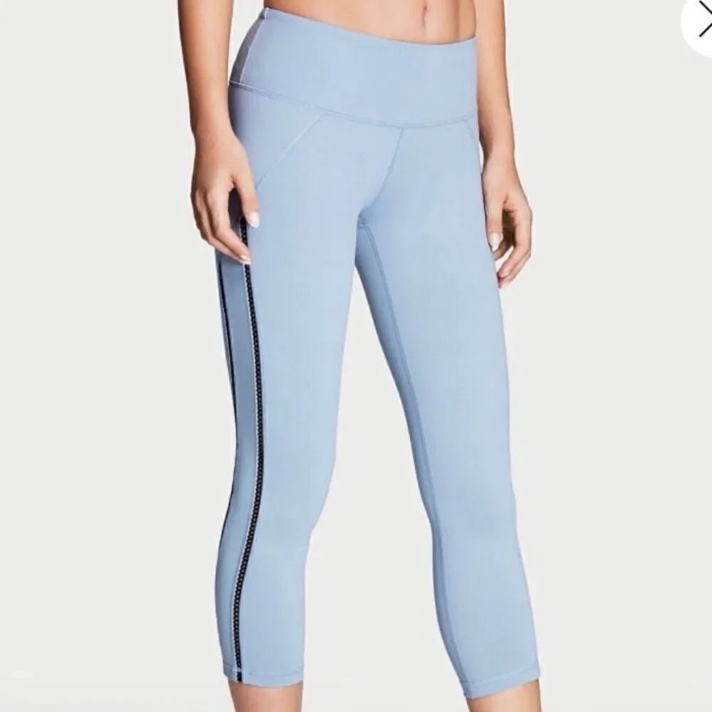 Victoria Sport Knockout Capri Blue Leggings S